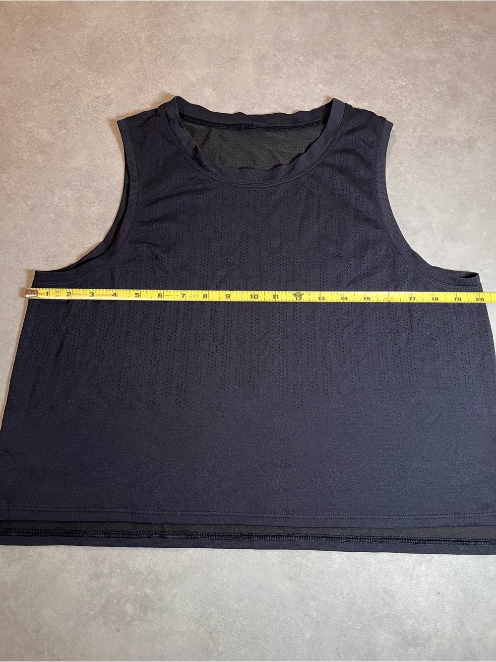 Lululemon Breeze black Lightweight Mesh Tank. Sz 10. Athletic - Picture 7 of 7